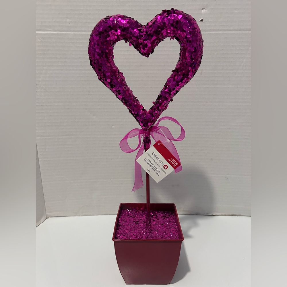 Pink Sequin Heart Decoration for Valentine day’s table decor